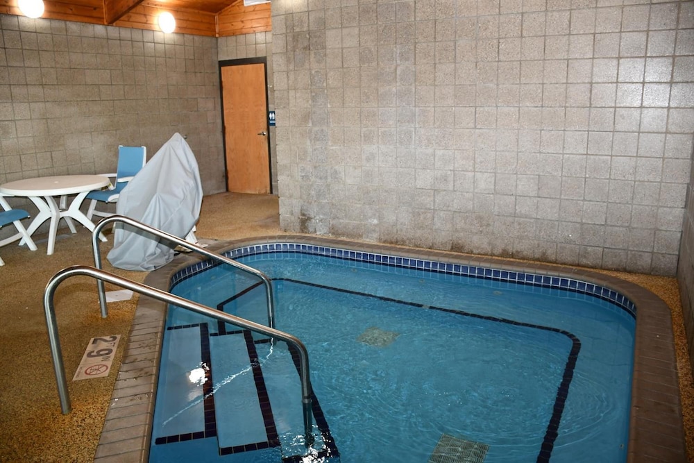 Stillwater Inn Suites 32/50