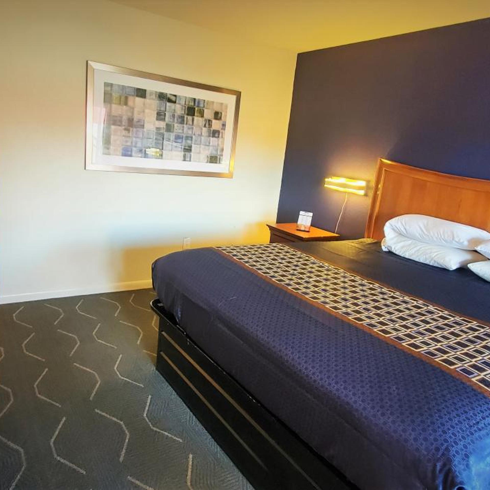 Travelodge Newport News 4/24