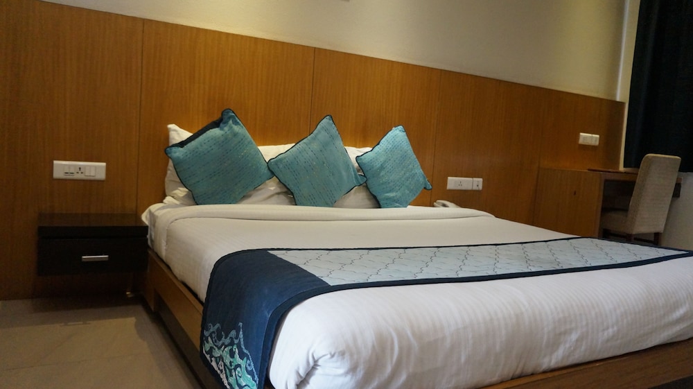 1 BEDROOM, CLASSIC, DOUBLE BED, MOUNTAIN VIEW