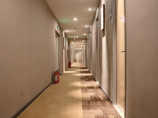 Home Inn (Fuzhou Gushan Walmart) 29/34