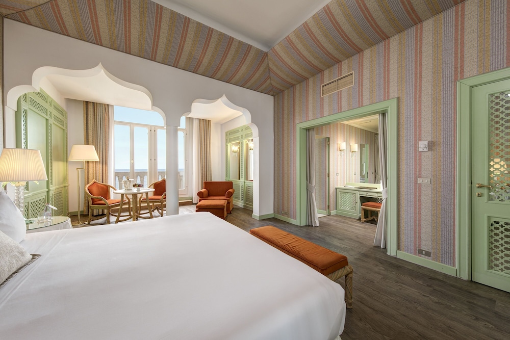 GRAND, DELUXE, SEA VIEW