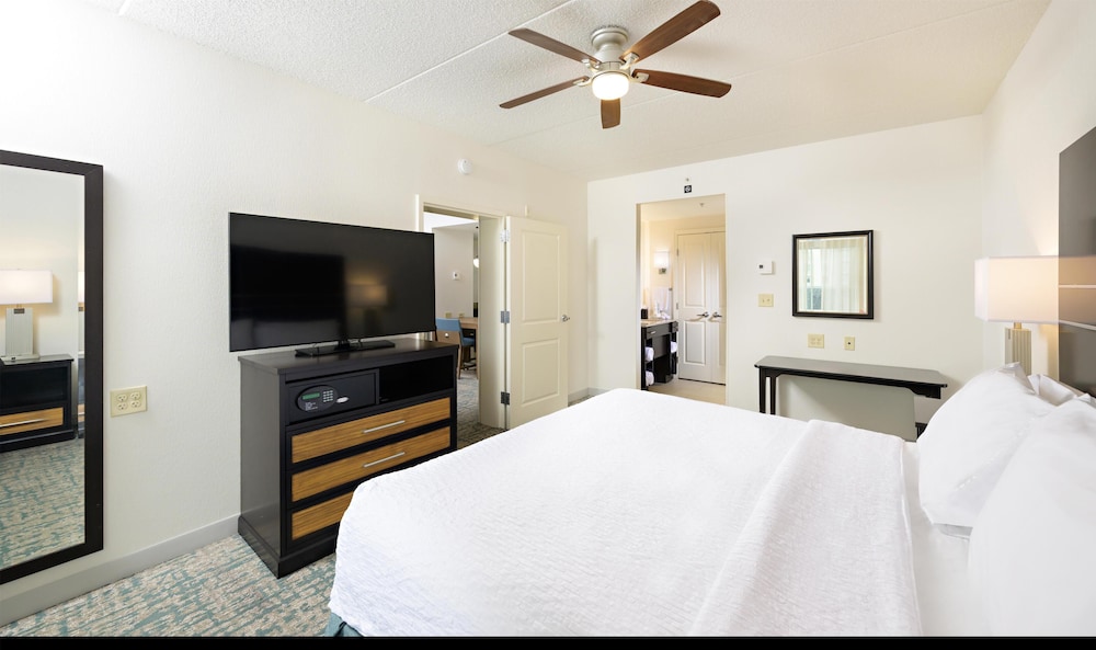 جناح بسرير كينج وسريرين كوين بغرفتي نوم، Homewood Suites Atlanta Airport North 2/6