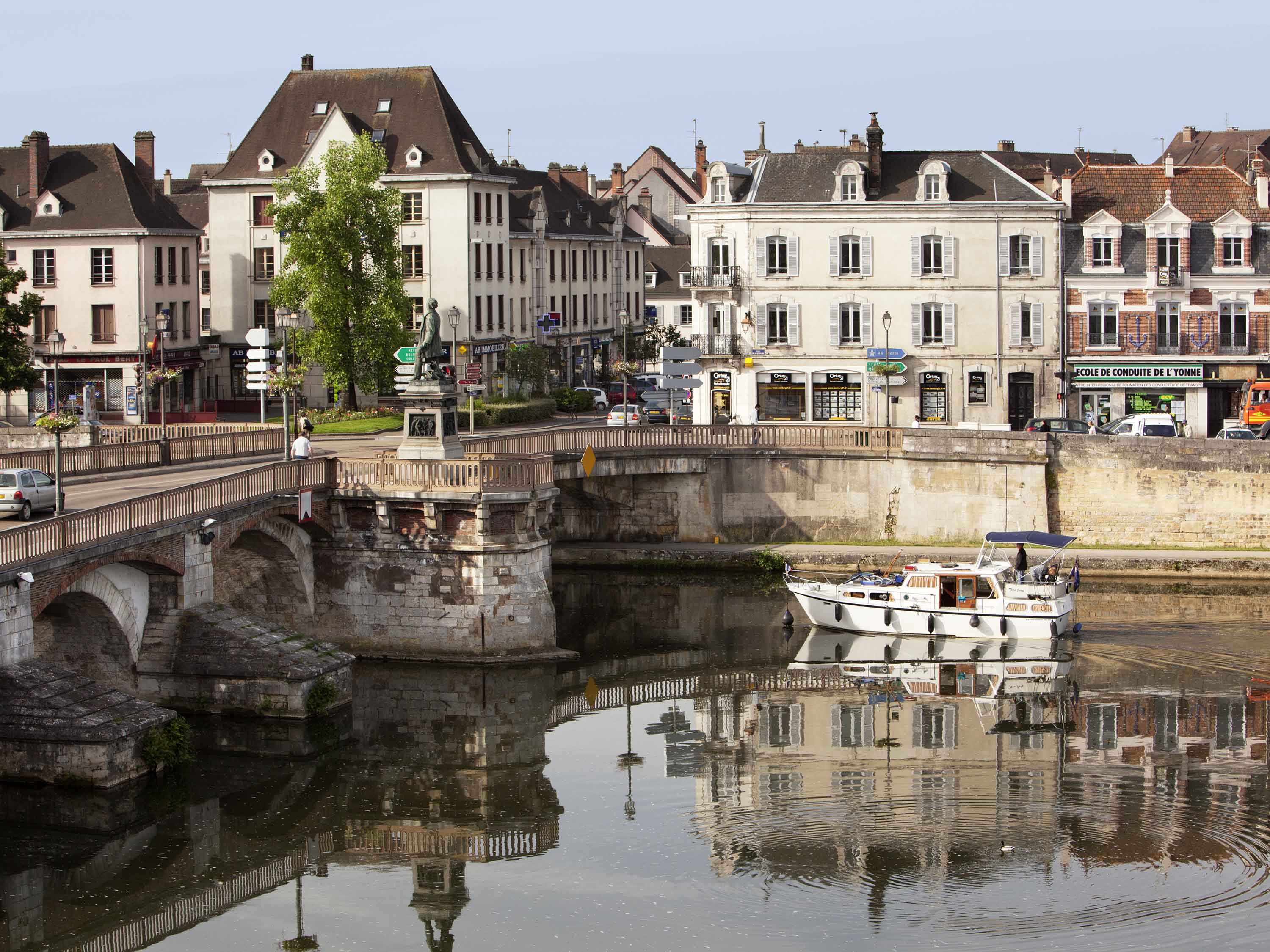 Ibis Auxerre Centre 39/50