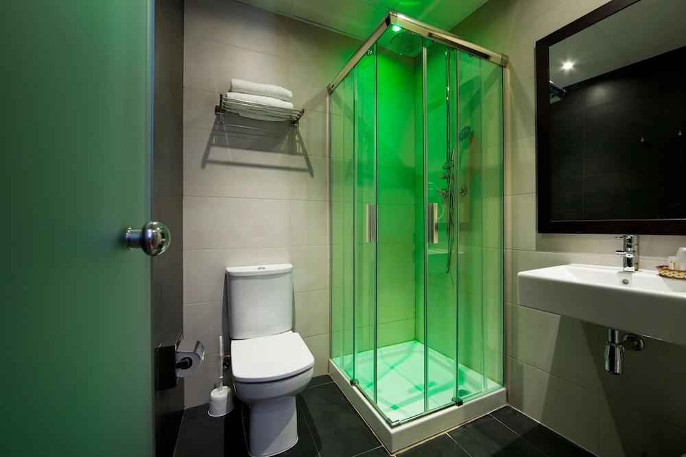 Hostal Bcn Ramblas 11/15
