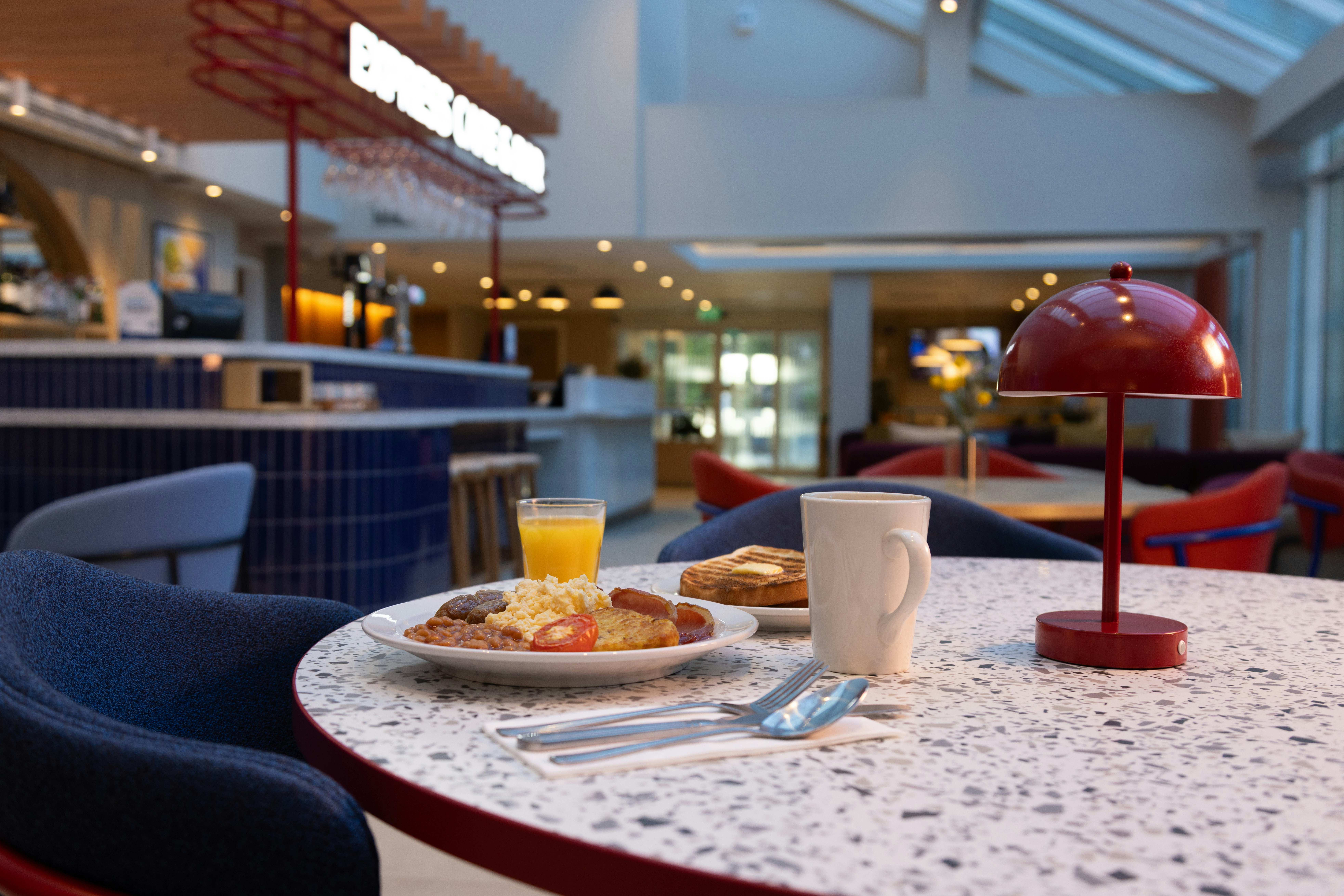 Holiday Inn Express Windsor 47/74