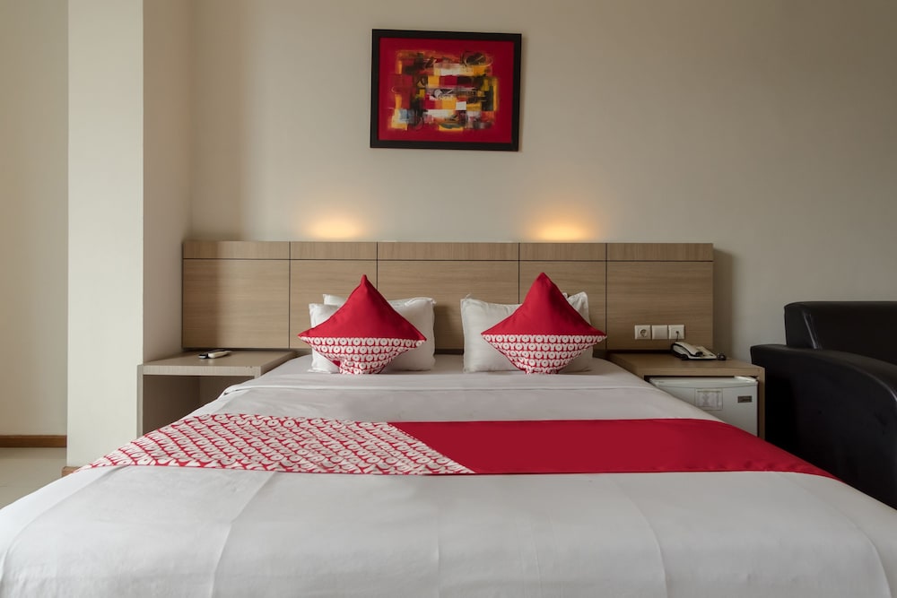 Oyo 319 Putra Mulia Hotel 8/32