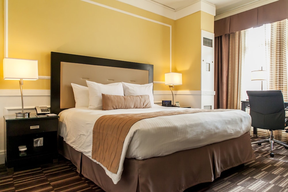 The Pickwick Hotel 23/62