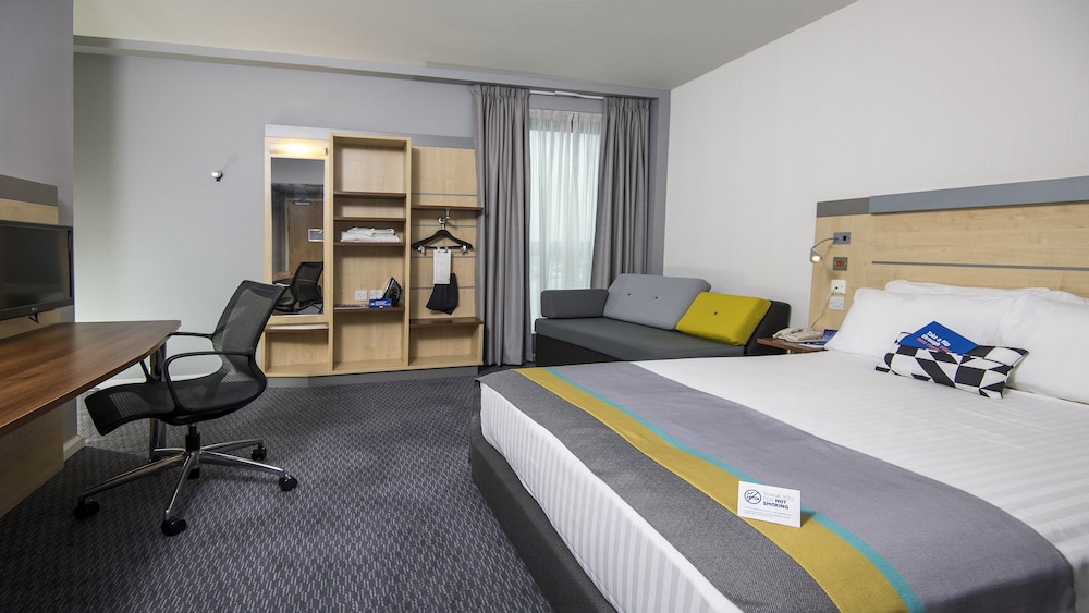 Holiday Inn Express Hull City Centre 32/67