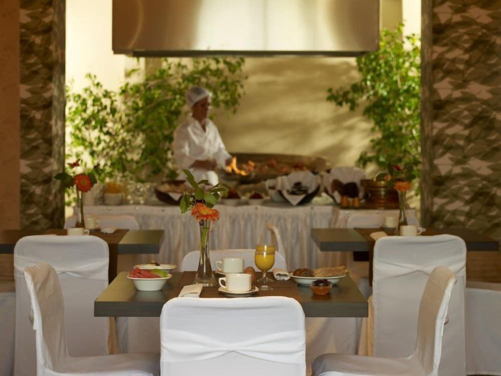 Belle Helene Hotel 29/45