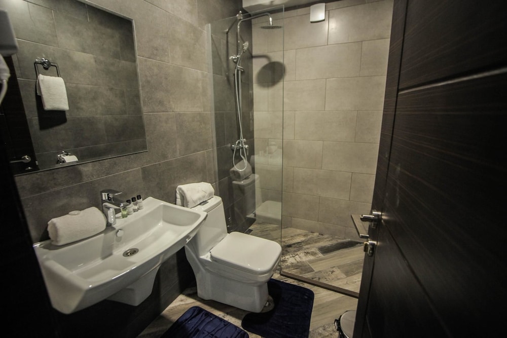 Borjomi Underwood Hotel 57/60