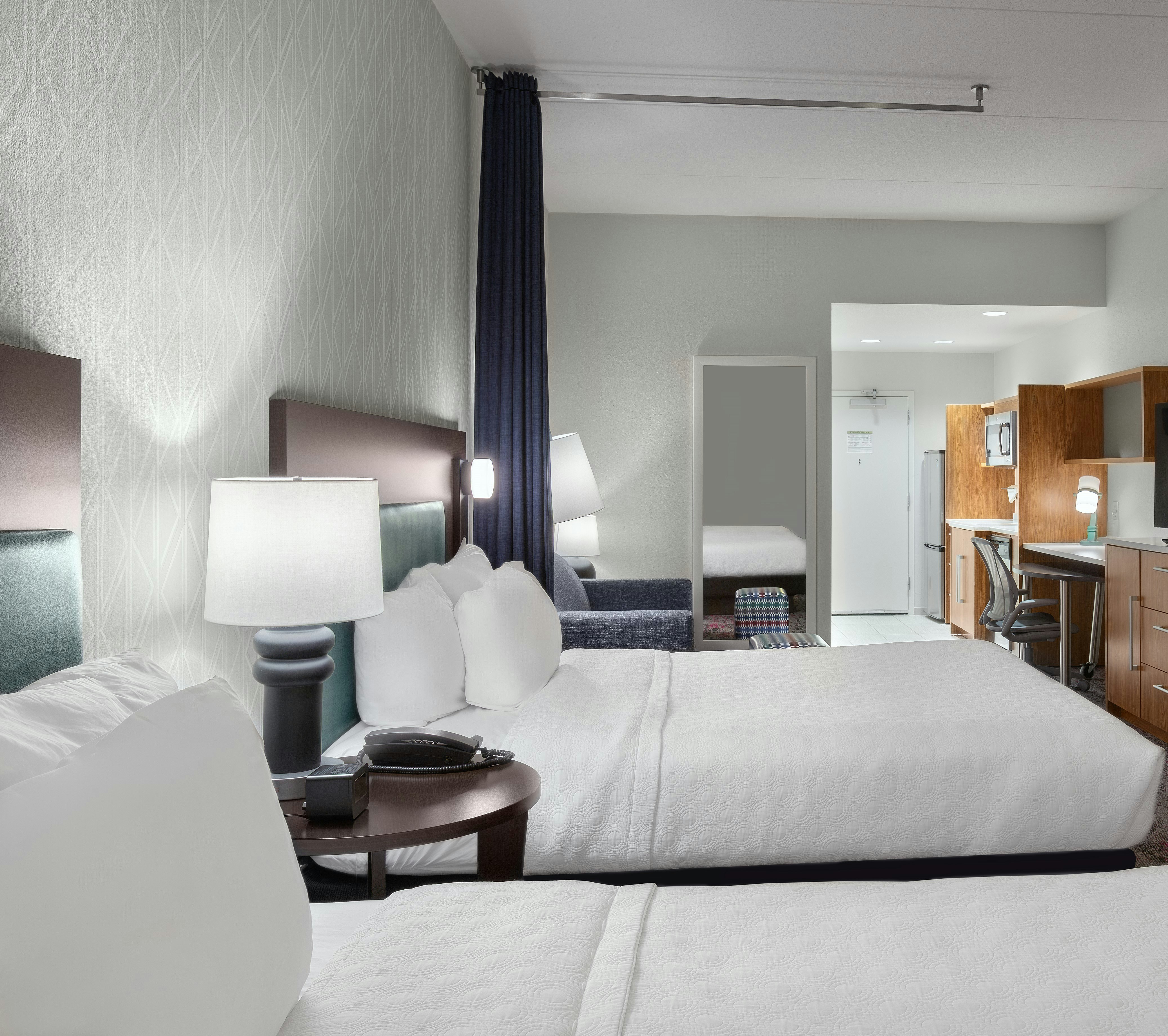 STUDIO, 2 QUEEN BEDS, ACCESSIBLE