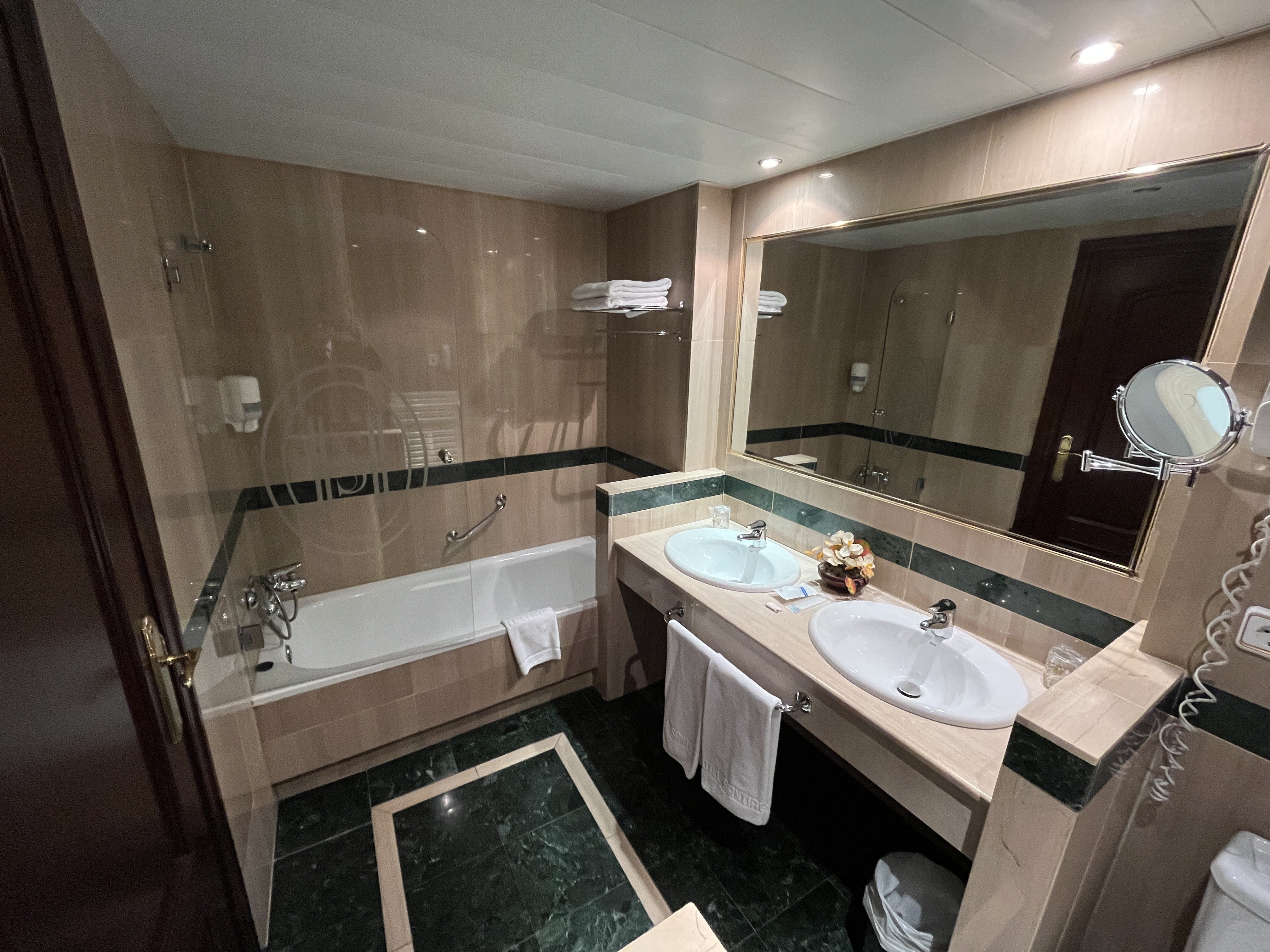 Hotel Sercotel Santiago 36/36