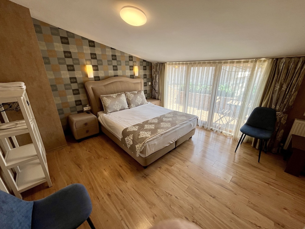 Meydan Suites 17/50