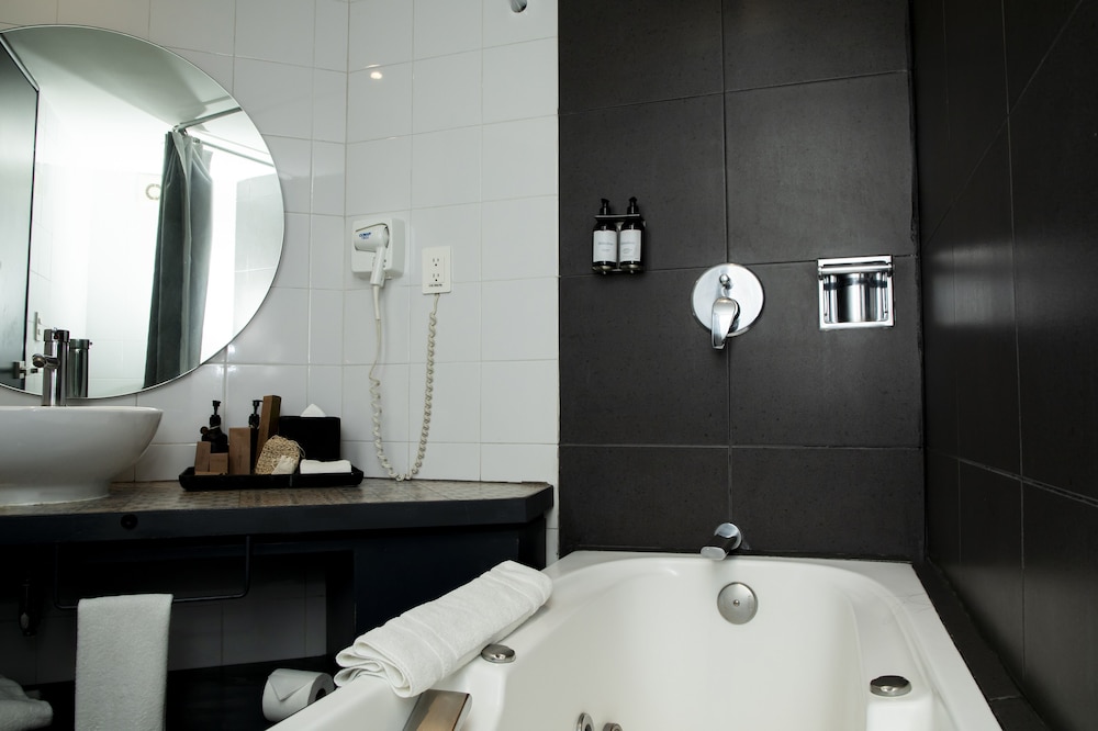 Hotel B Urban Xaman 49/50