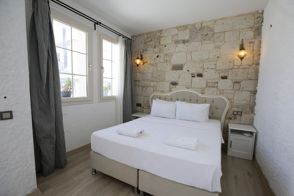 Canarino, Standard, Queen Bed