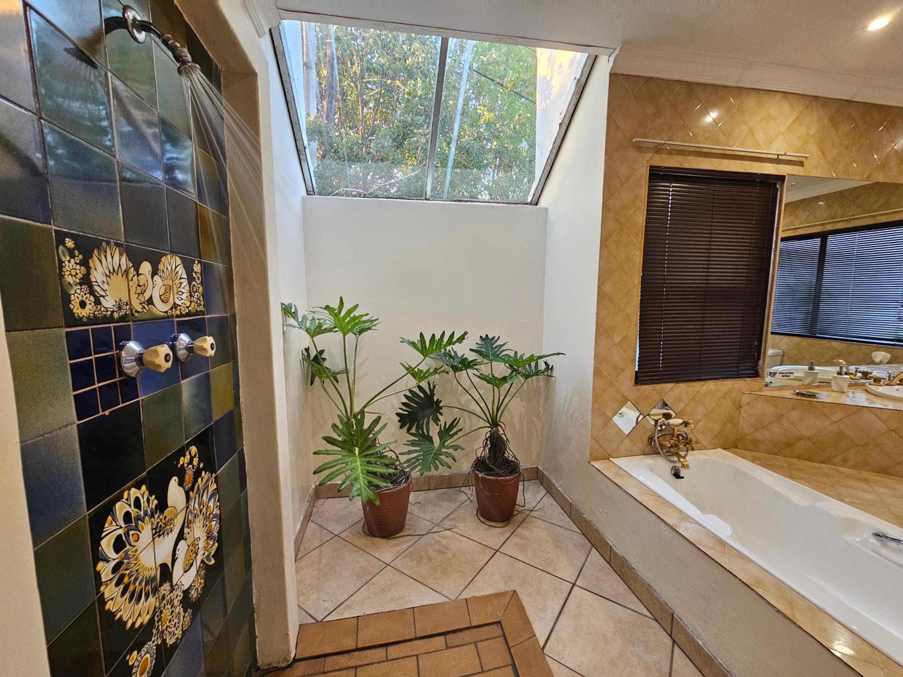 Bettie's Luxury Lodge 24/45