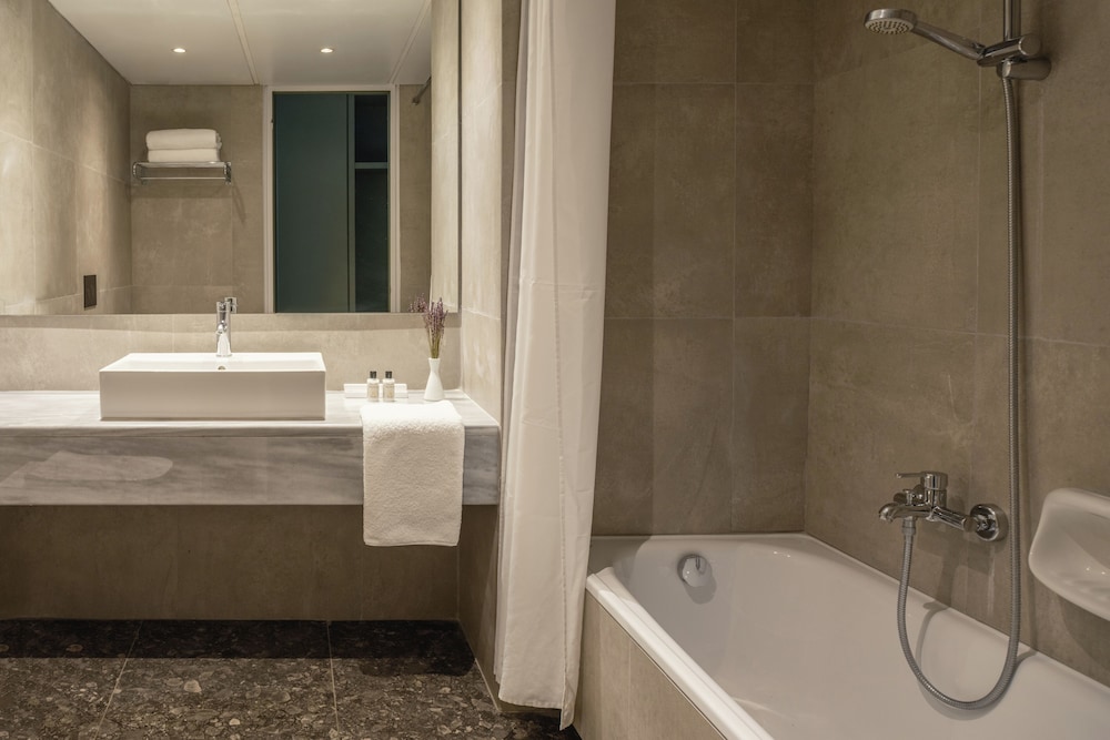 Amalia Hotel Delphi 64/66