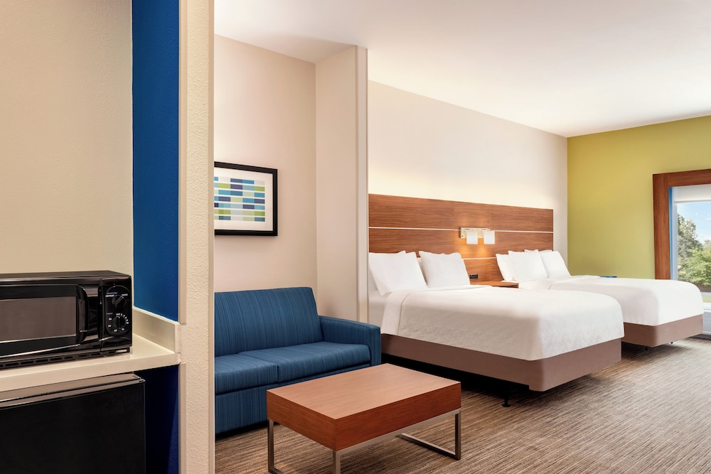 Holiday Inn Express Hotel Suites Searcy 16/50