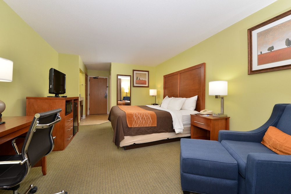 Comfort Inn and Suites Black River Falls I-94 18/37
