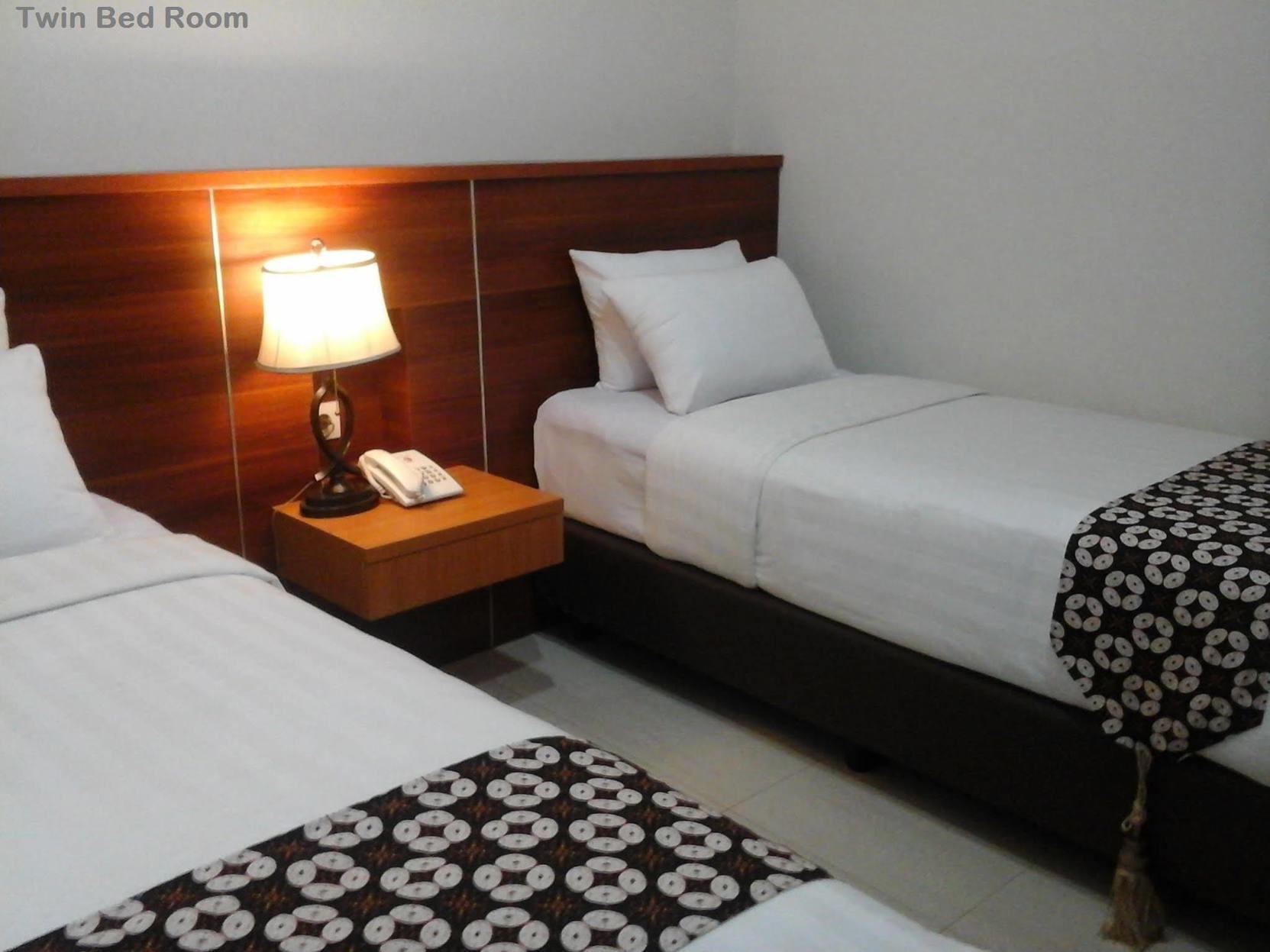 Maranatha Grand Hotel 12/28