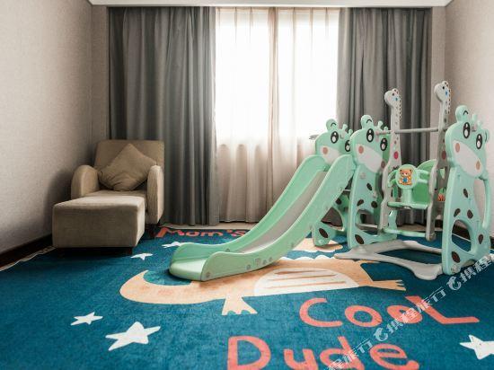 Huzhou Redwood Room Hotel (Taihu Moon Plaza) 32/35