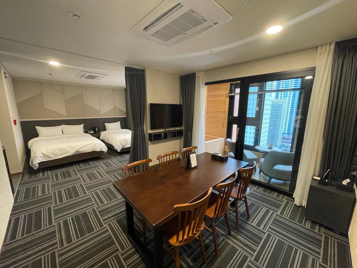 Royal, Gold, Suite, City View