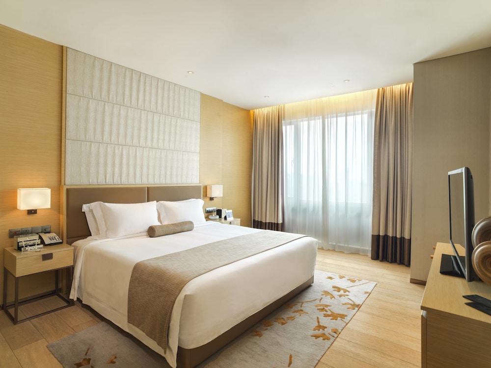 2 BEDROOMS, DELUXE, SUITE