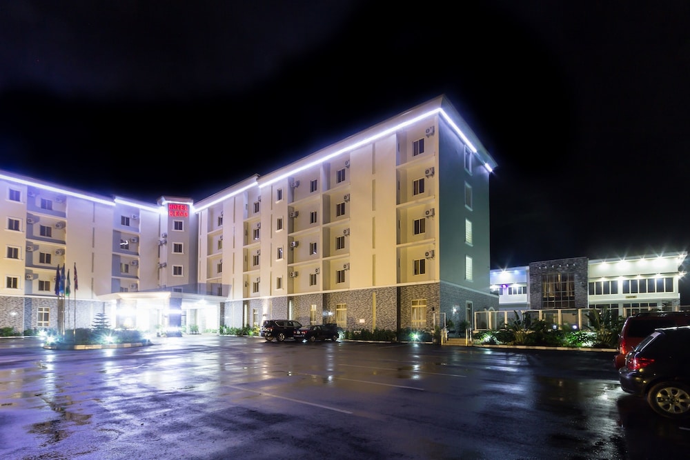 Hotel Reno 7/50