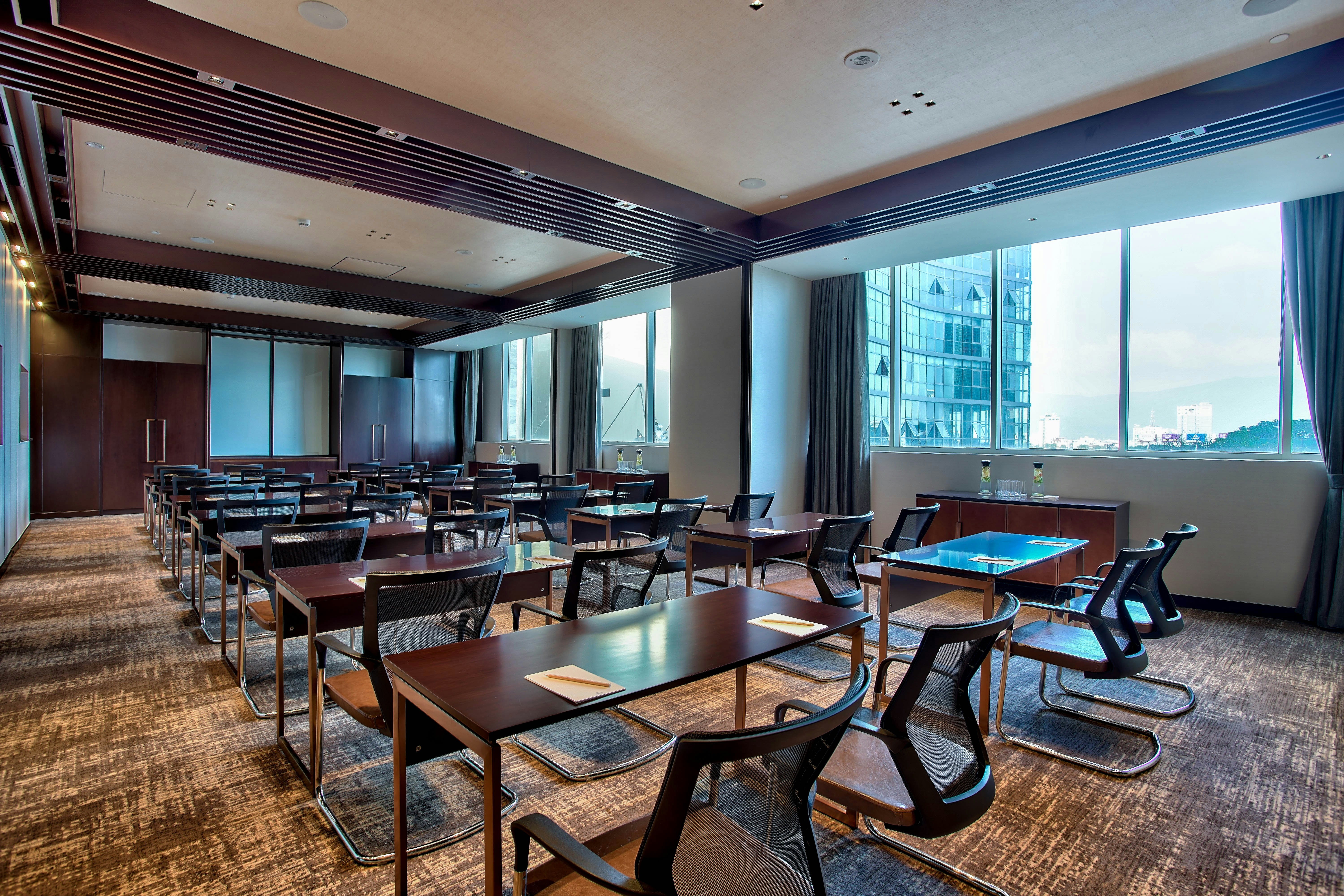 Hilton Da Nang 37/42