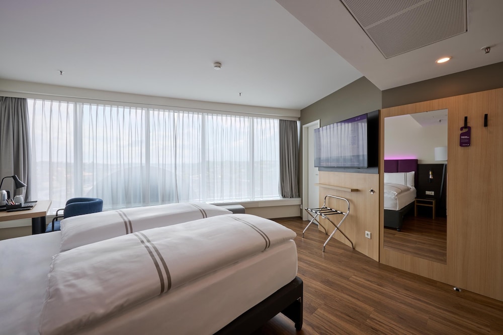 Room, Twin Beds, Accessible
