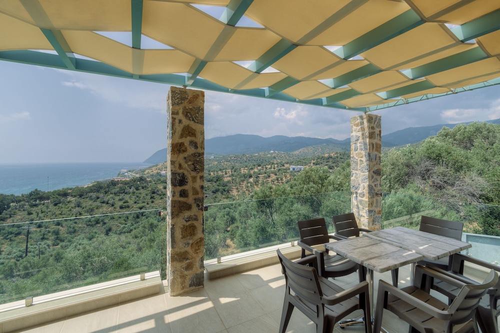 Ouzo Villas 49/50
