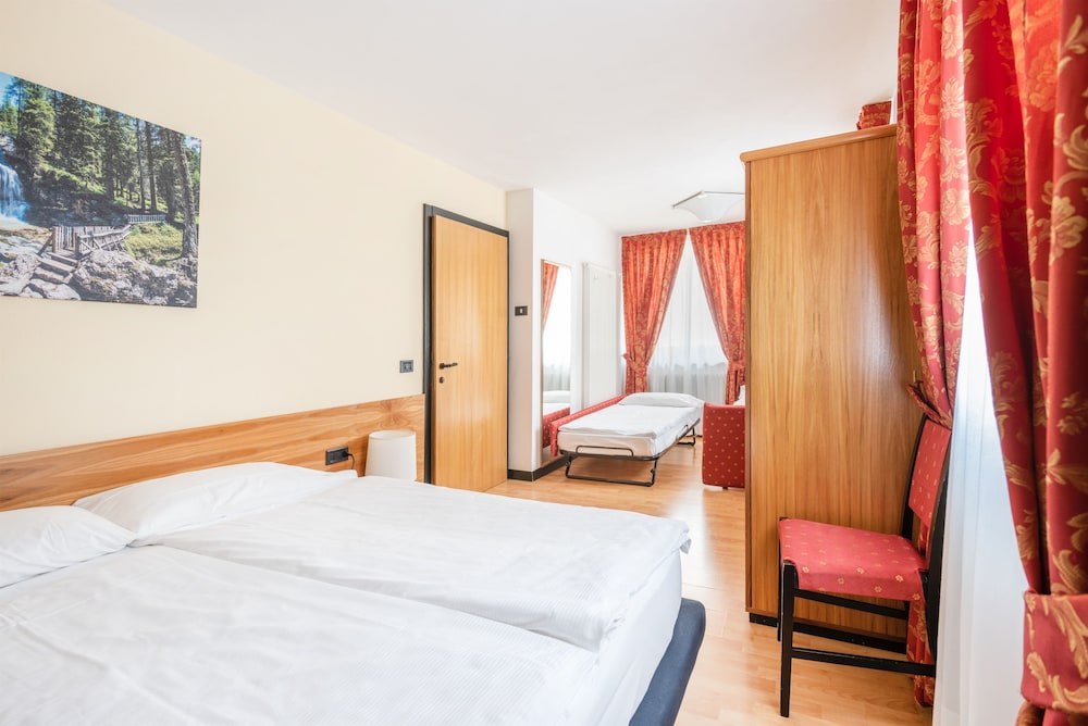 Alpina Hotel 28/68