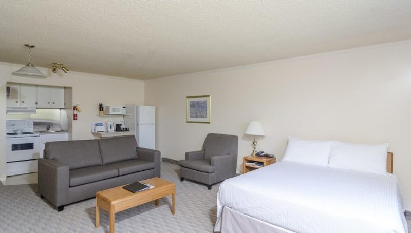Mount Peyton Resort and Conference Centre 6/18