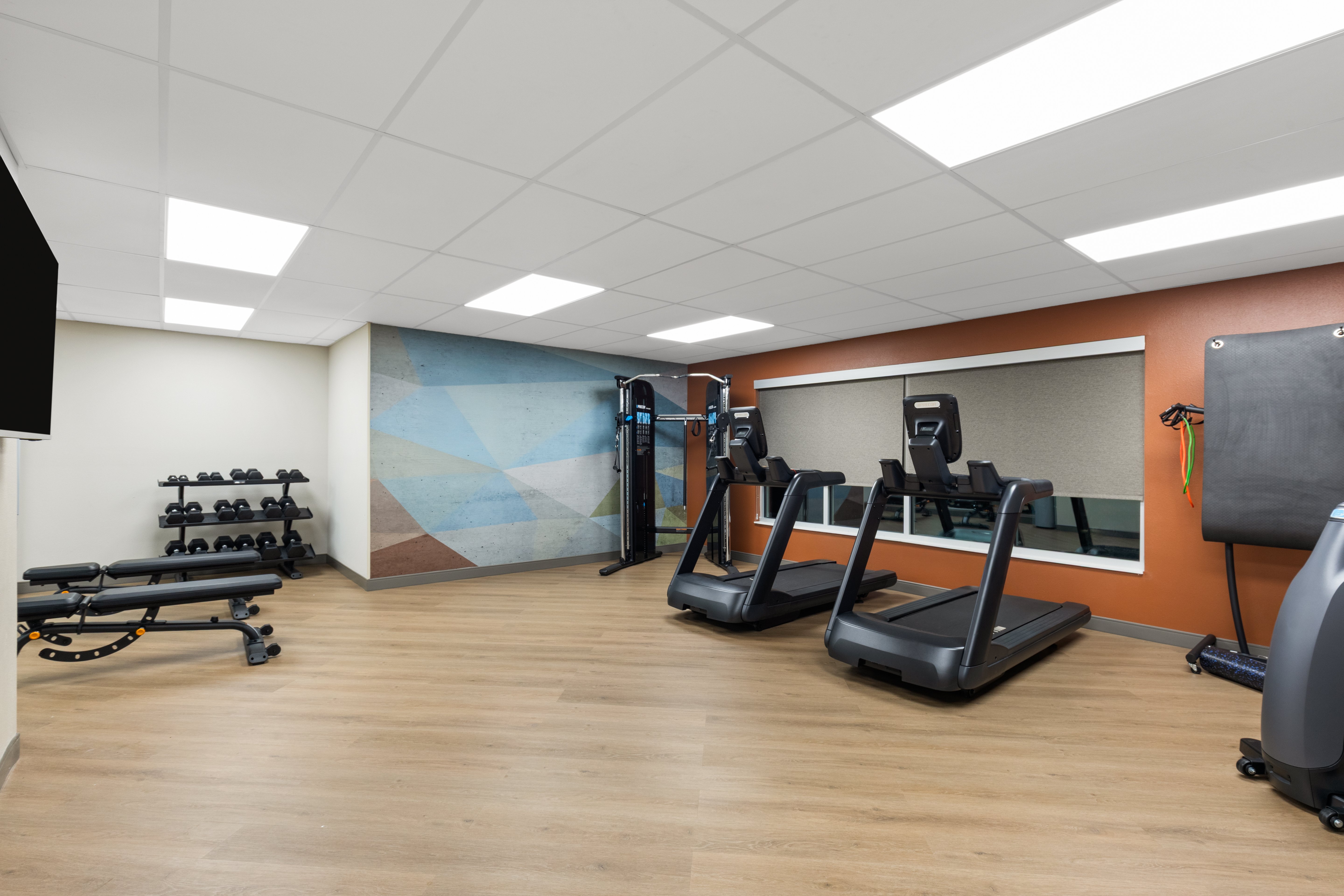 Sonesta Simply Suites Huntsville Research Park 24/52