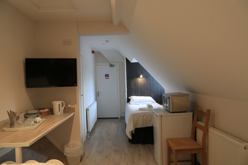 Debden Guest House 38/50