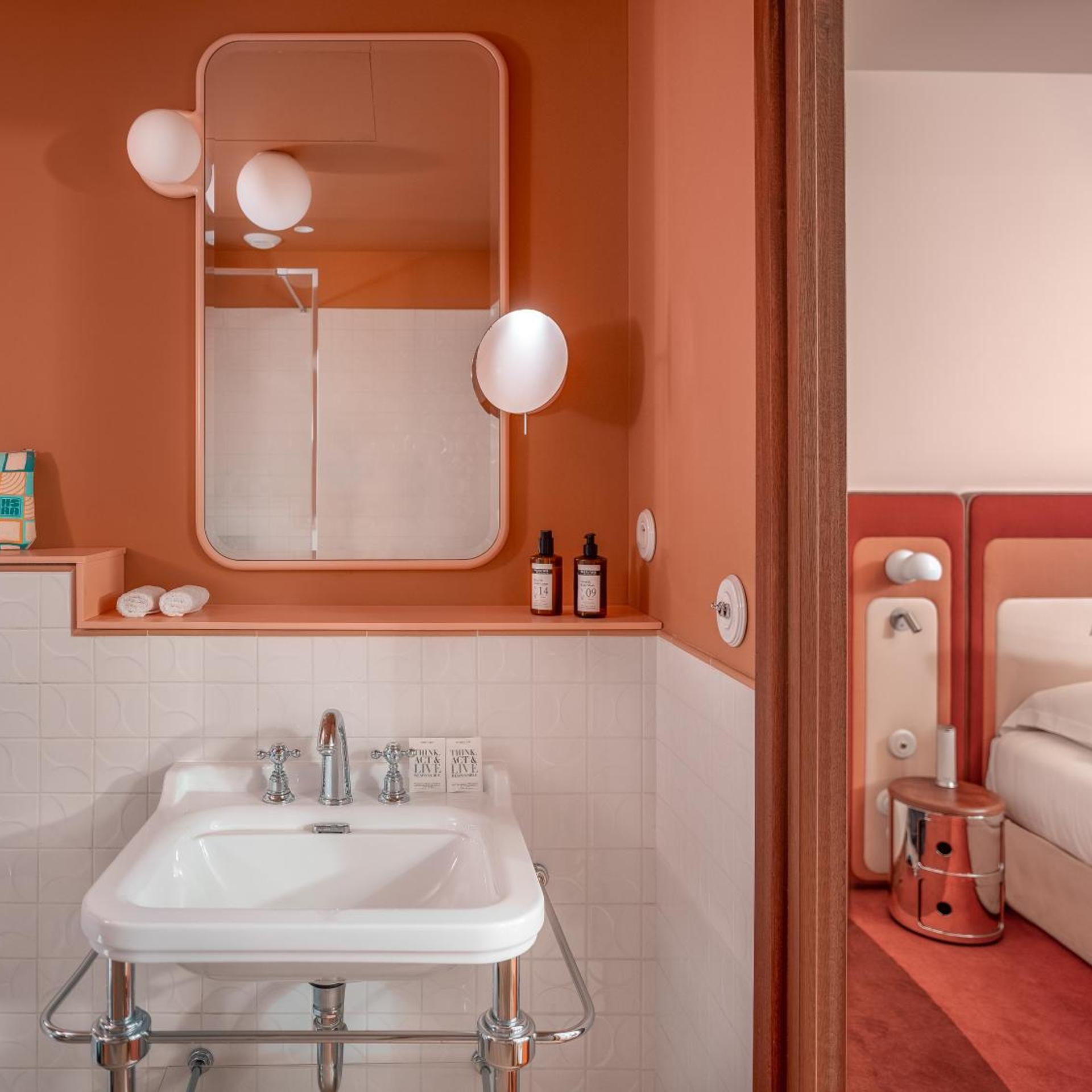 غرفة ديلوكس بسرير مزدوج أو سريرين منفصلين بحوض جاكوزي، Hotel Saint Andre Des Arts 8/10