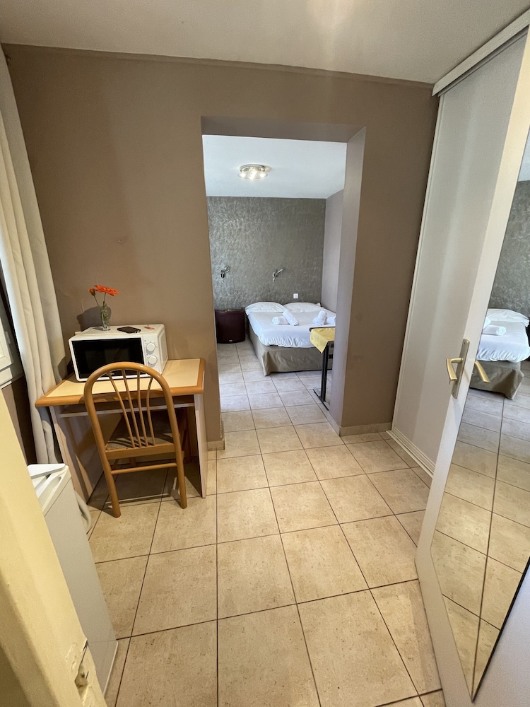 Hotel Les Cigalons 8/25