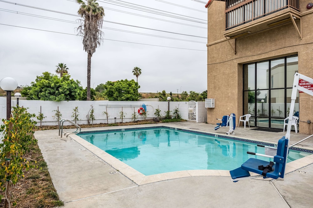 Motel6 Gardena, CA - South 23/25
