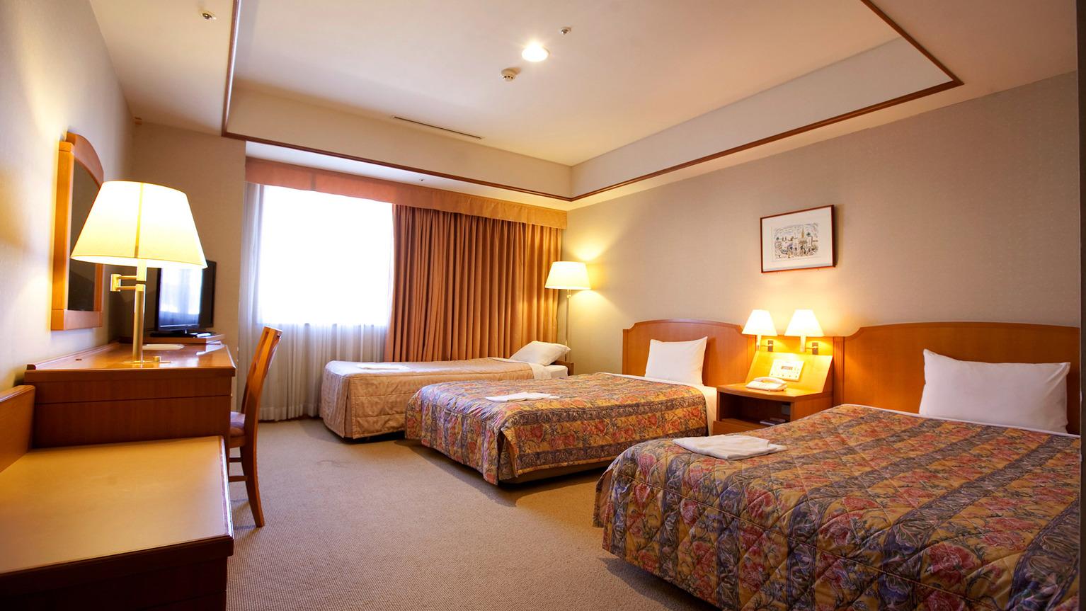 Universal, Twin Beds