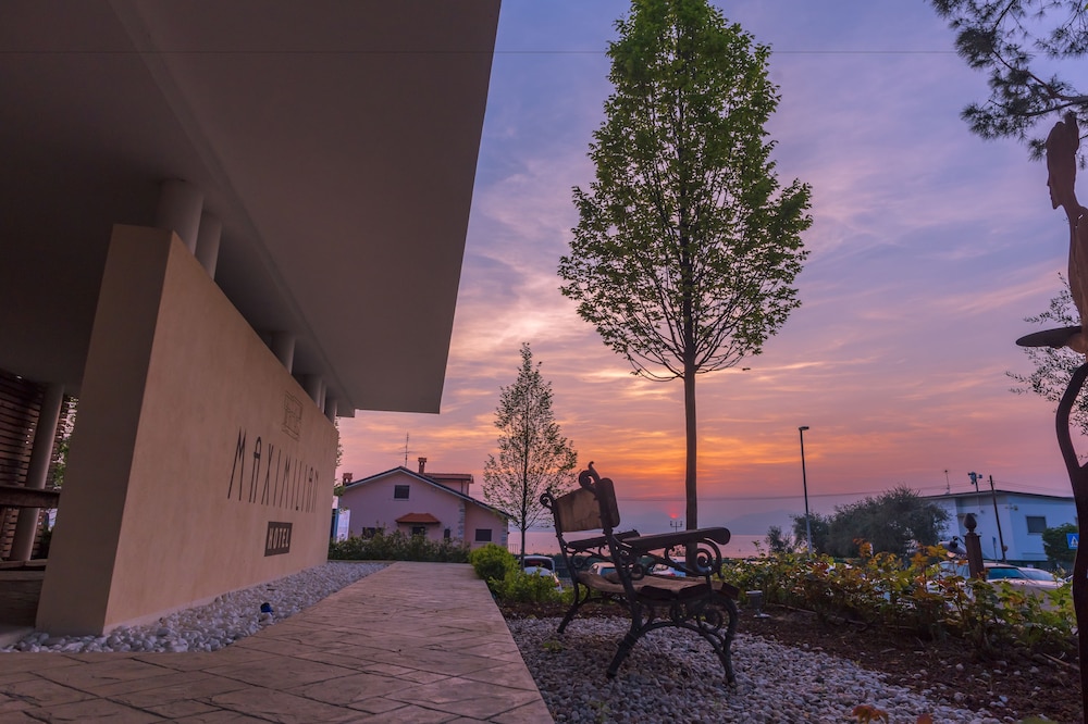 Hotel Maximilian 44/50