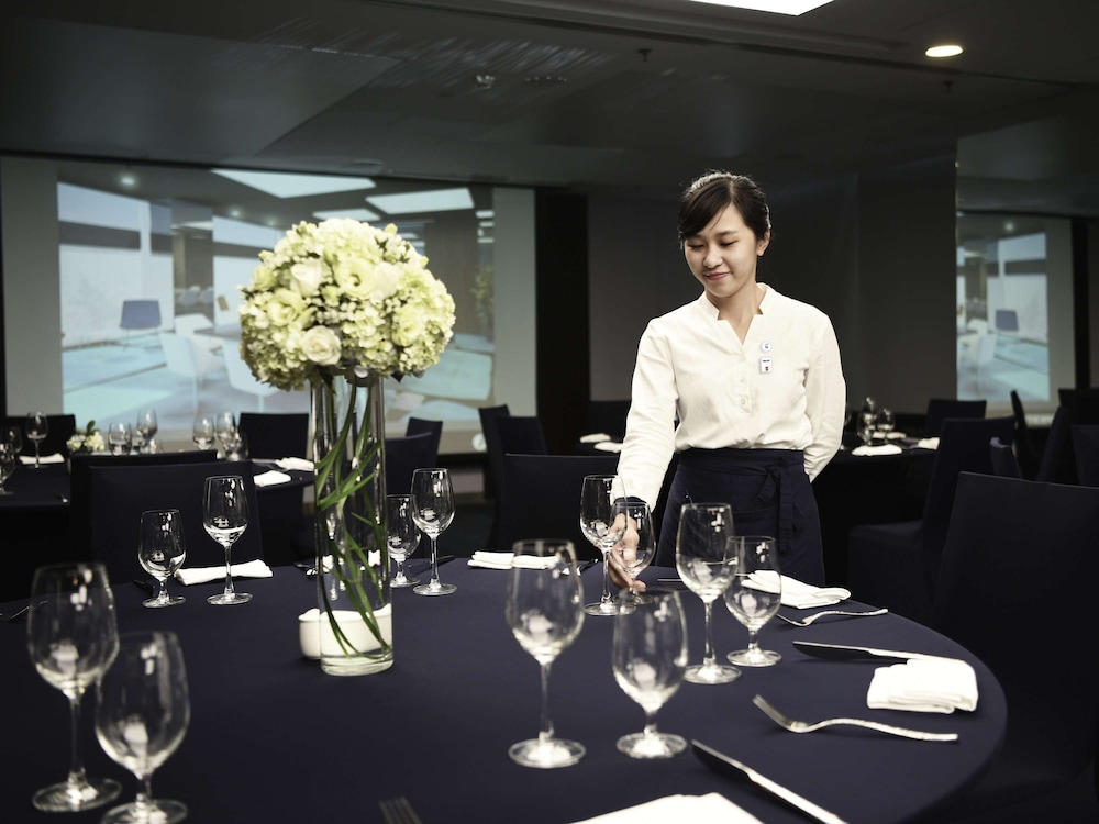 Novotel Suites Hanoi 64/70