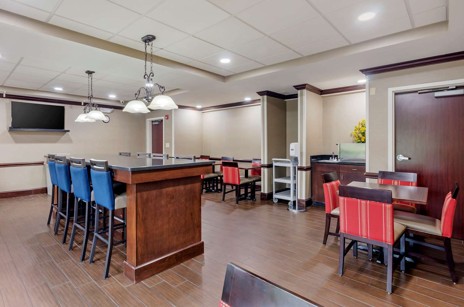 Comfort Inn and Suites Hillsville I-77 9/12