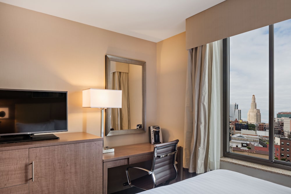 Holiday Inn Express Brooklyn 16/29