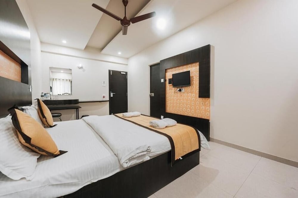 HOTEL KRUSHNA INN 9/27