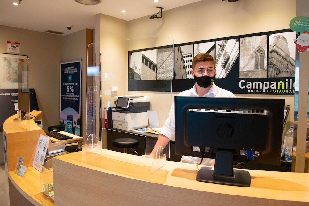 Travelodge BCN Cornella Fira 8/56