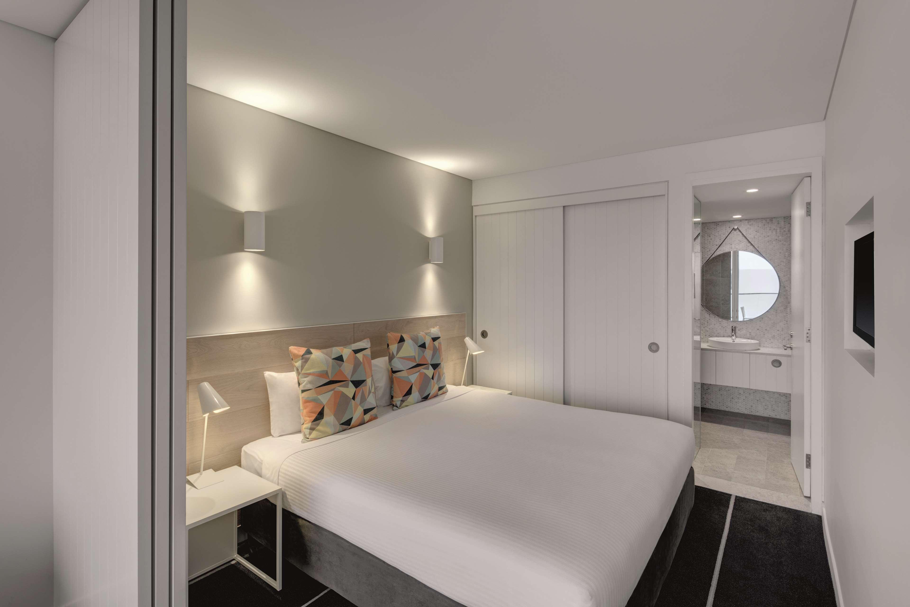 2 Bedrooms, Connecting, Double or Twin Bed