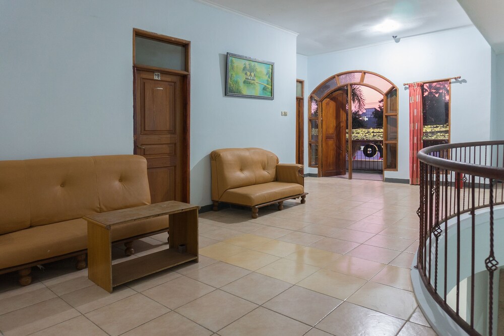 OYO 1240 Hotel Pantai Jaya 31/37