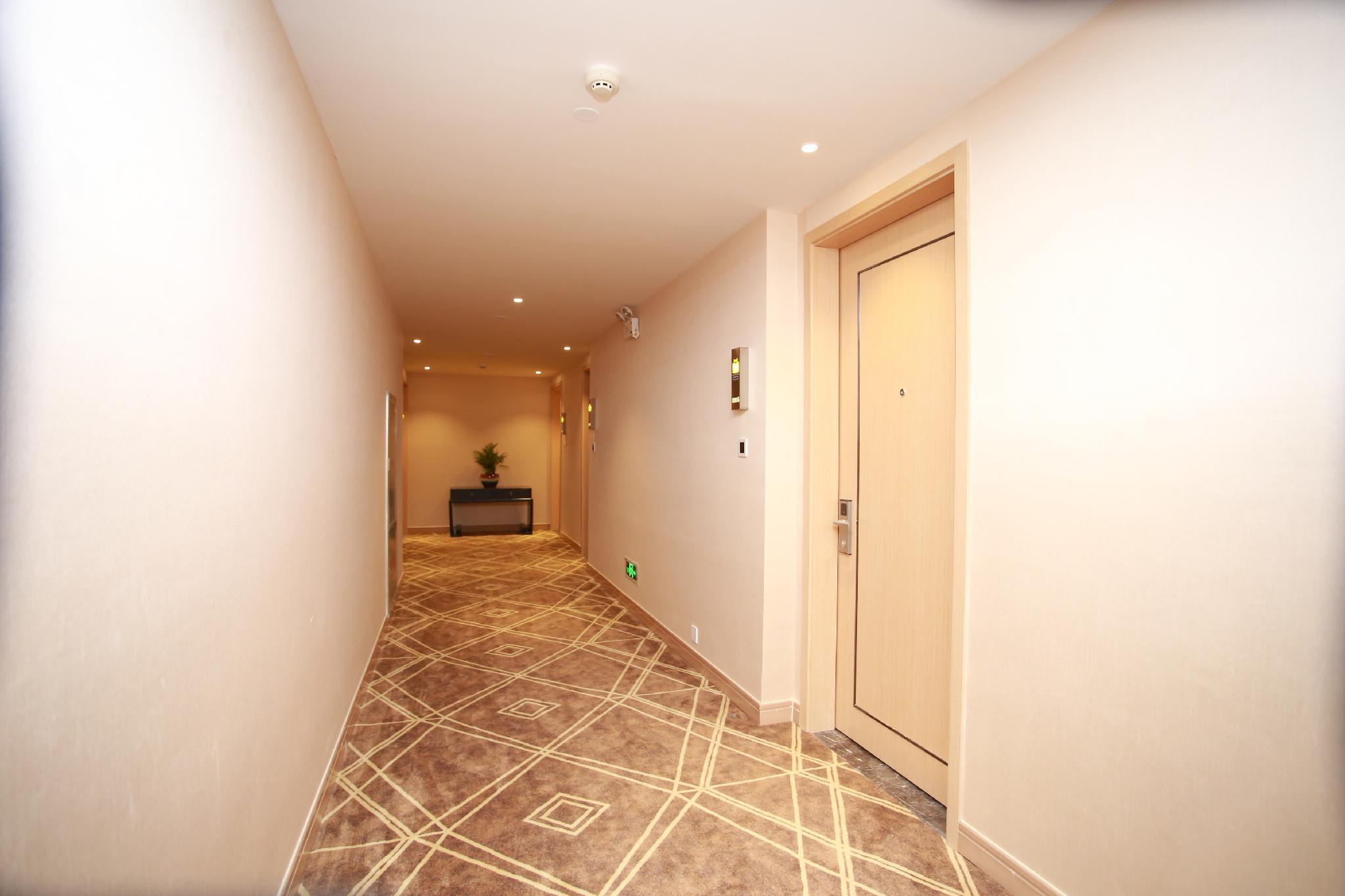Metropolo Jinjiang Hotels (Haikou Wuzhishan Road, Riyue Duty-free Plaza) 30/52