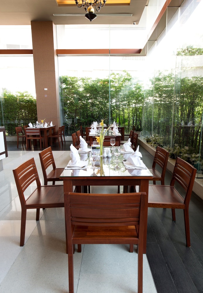 Grand Howard Hotel Bangkok 44/62
