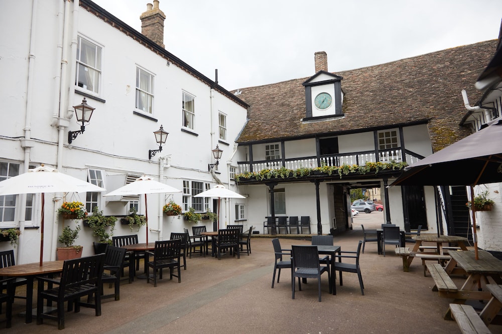 The George Hotel 46/57